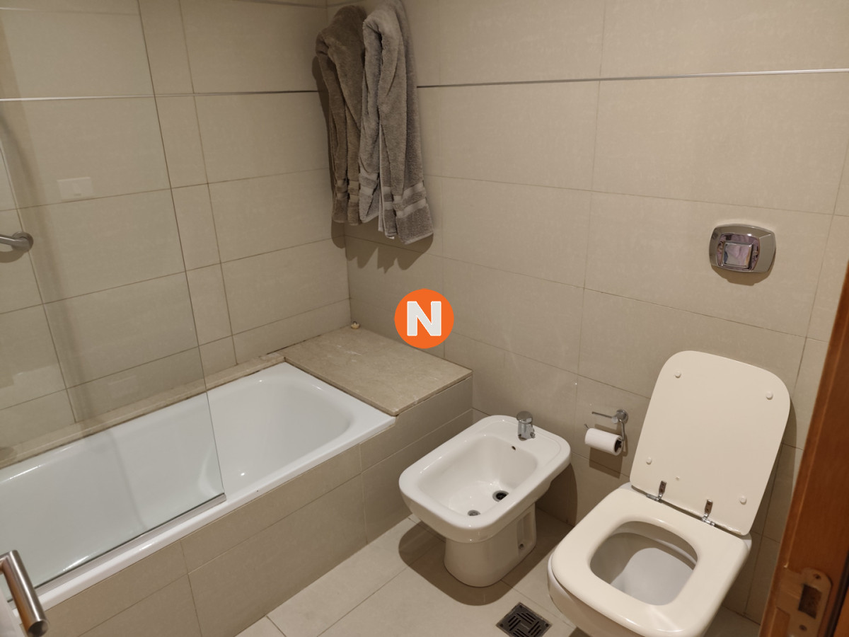 Apartamento Ref.225195 - Venta apartamento dos dormitorios Punta del este edificio Tressesenta