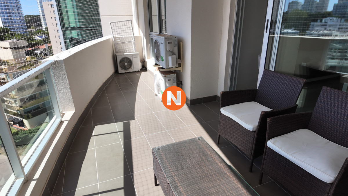 Apartamento Ref.225197 - Venta apartamento dos dormitorios Punta del Este Playa Brava edificio Wind Tower