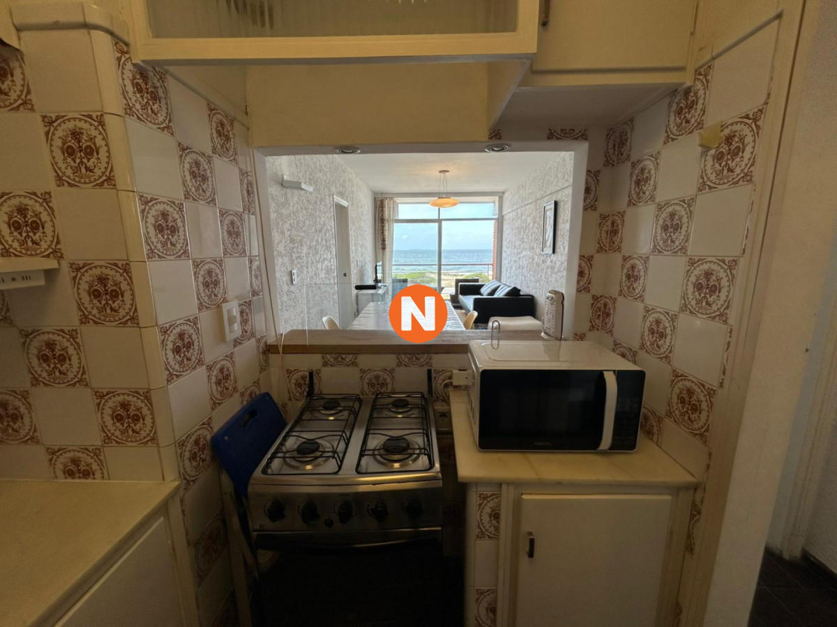 Apartamento Ref.225189 - Venta apartamento un dormitorio Punta del este playa Brava edificio Marenostrum vista al mar