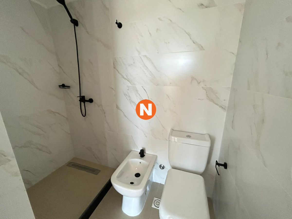 Apartamento Ref.225199 - Venta apartamento dos dormitorios Punta del este Playa Mansa Parrillero propio