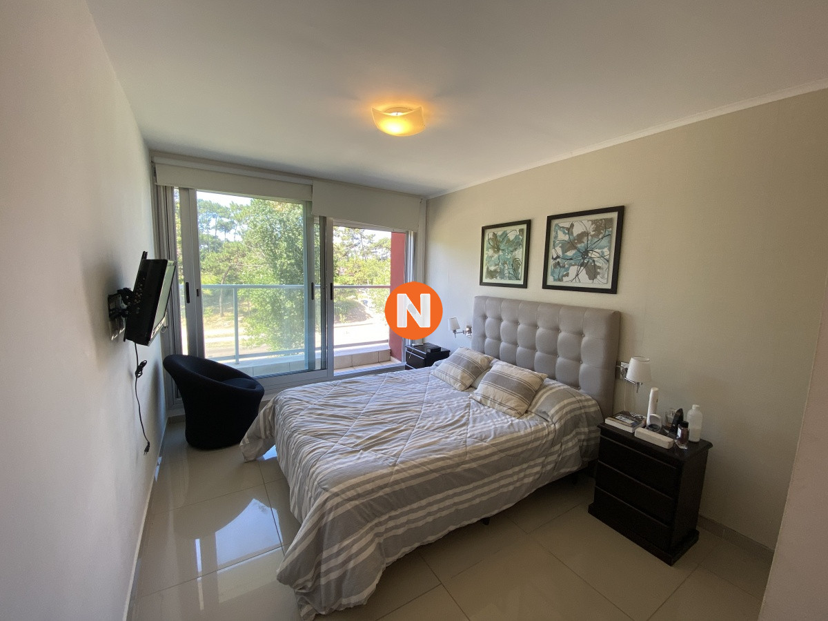 Apartamento Ref.225248 - Apartamento en venta 2 dormitorios,  2 baños .Roosevelt Punta del Este 