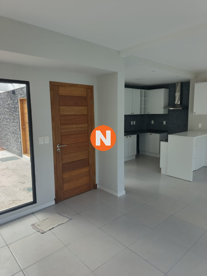 Casa Ref.223847 - Venta casa tres dormitorios Punta del este Parque Burnett a estrenar