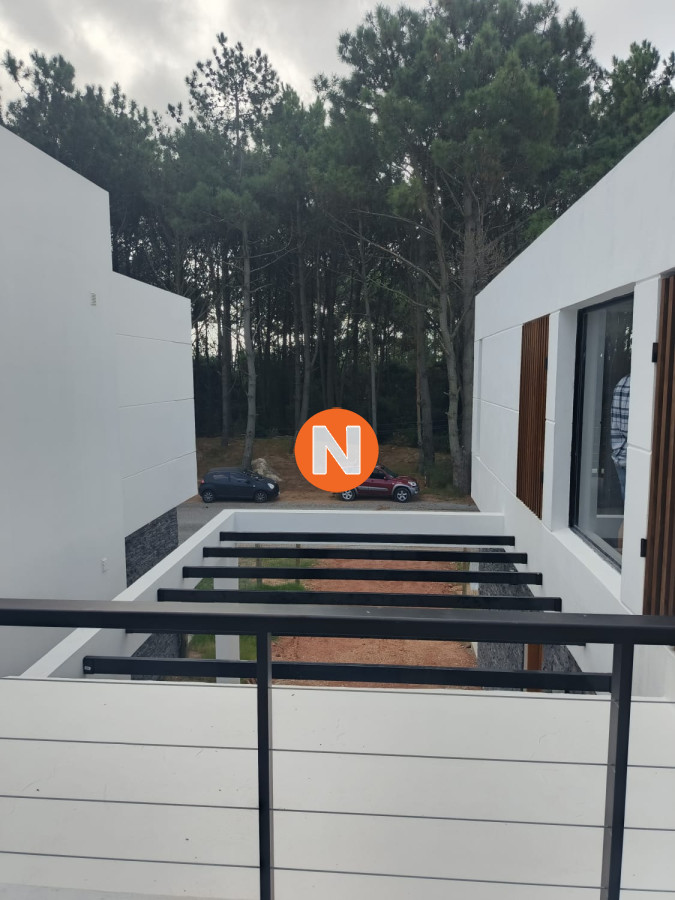 Casa Ref.223847 - Venta casa tres dormitorios Punta del este Parque Burnett a estrenar