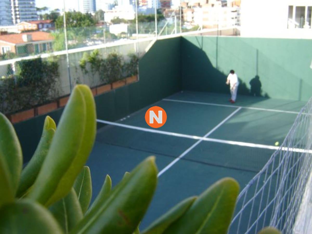 Apartamento Ref.225188 - Venta apartamento un dormitorio y medio punta del este edificio Triangulo Mansa