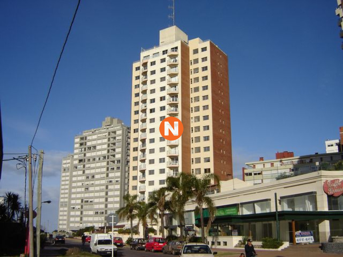 Apartamento Ref.225188 - Venta apartamento un dormitorio y medio punta del este edificio Triangulo Mansa