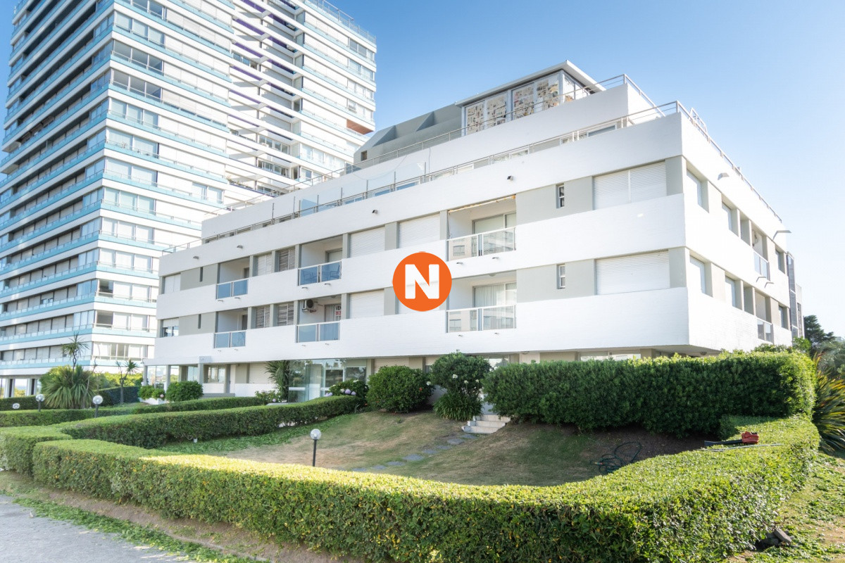 Apartamento Ref.225205 - Apartamento en venta Playa Mansa 2 dormitorios
