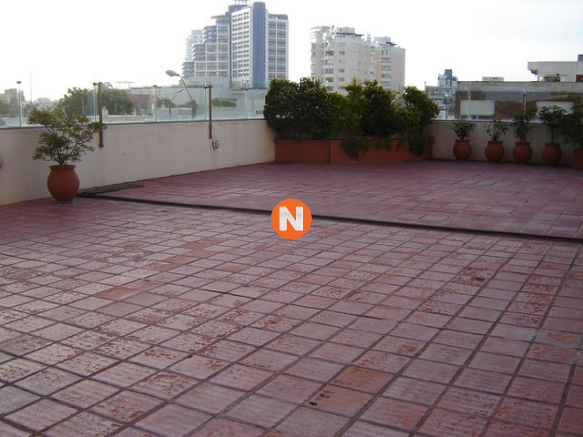 Apartamento Ref.225188 - Venta apartamento un dormitorio y medio punta del este edificio Triangulo Mansa