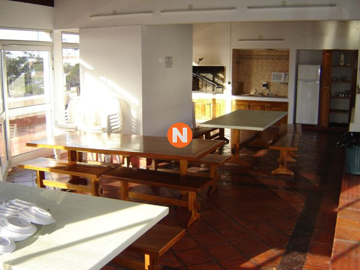 Apartamento Ref.225188 - Venta apartamento un dormitorio y medio punta del este edificio Triangulo Mansa