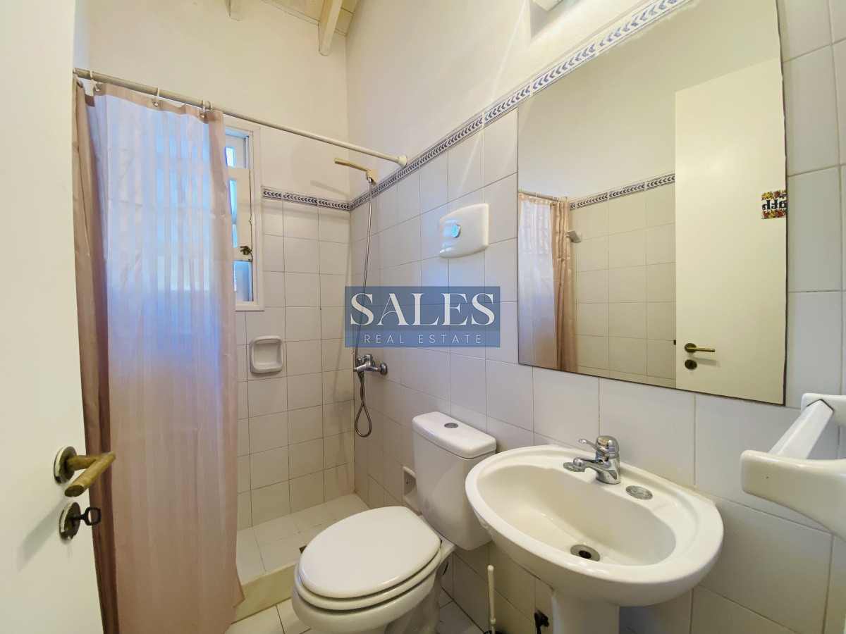 Casa ID.1460 - Venta casa cuatro dormitorios Punta del este barrio Arbolada parrillero y gran terreno