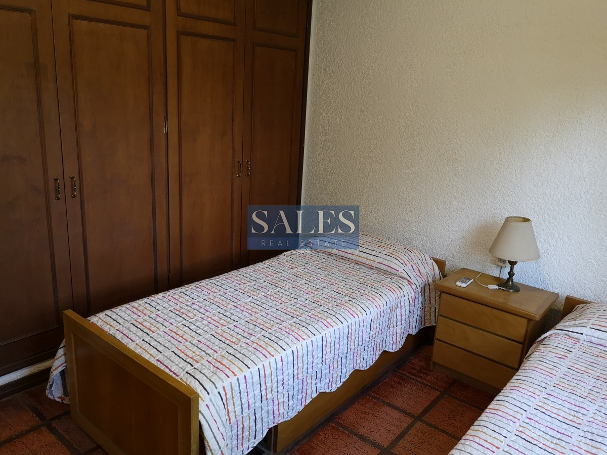 Casa ID.1412 - Venta casa cuatro dormitorios Punta del Este con piscina
