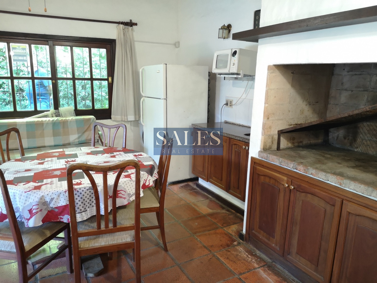 Casa ID.1412 - Venta casa cuatro dormitorios Punta del Este con piscina