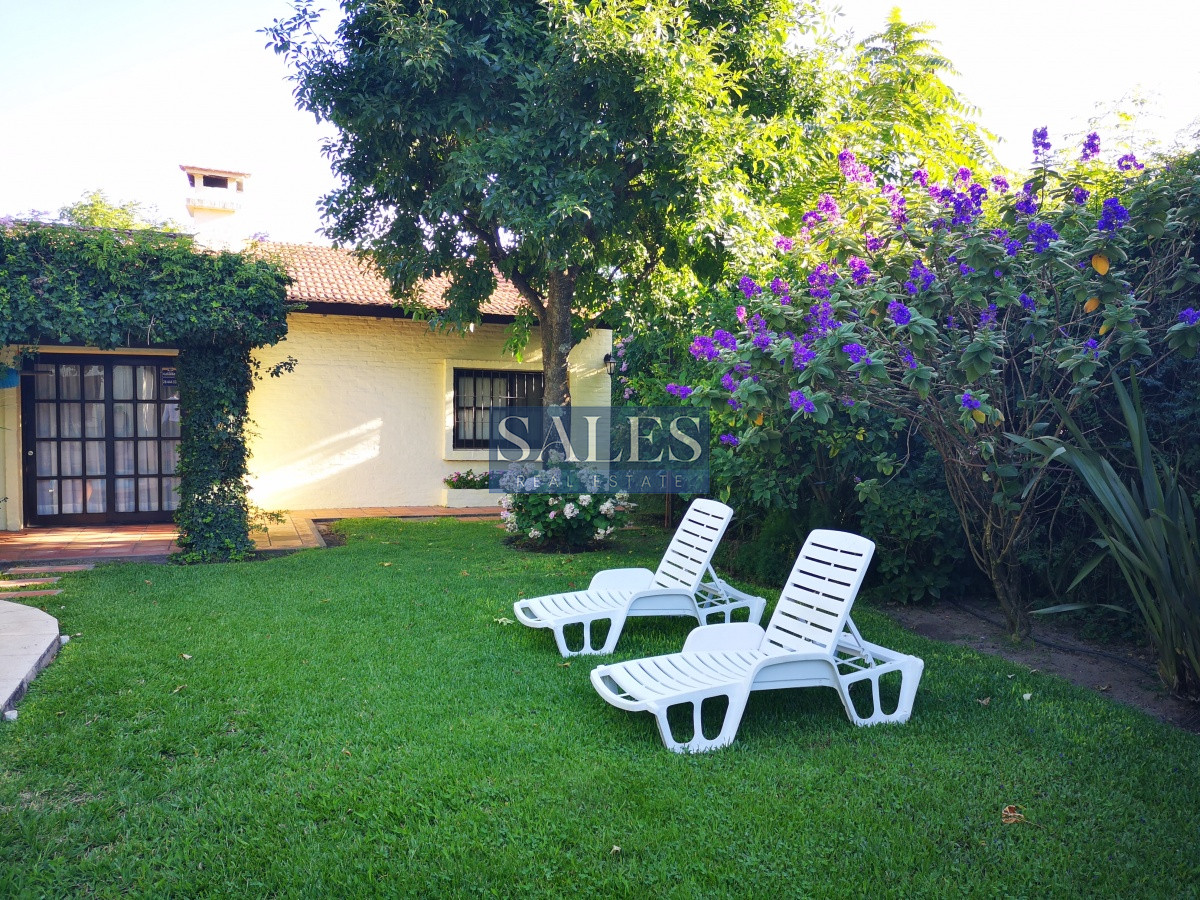 Casa ID.1412 - Venta casa cuatro dormitorios Punta del Este con piscina