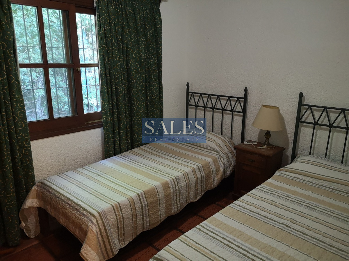 Casa ID.1412 - Venta casa cuatro dormitorios Punta del Este con piscina