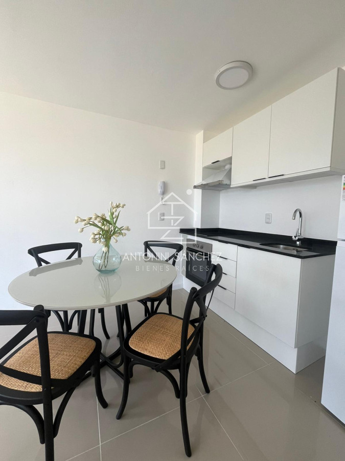 Apartamento ID.2384 - Oportunidad en venta Punta del Este edificio Otto Uno 1 dormitorio con cochera