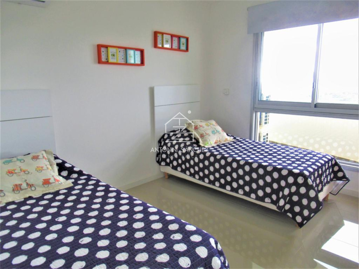Apartamento ID.2416 - VENTA APARTAMENTO DOS DORMITORIOS PUNTA DEL ESTE EDIFICIO WIND TOWER