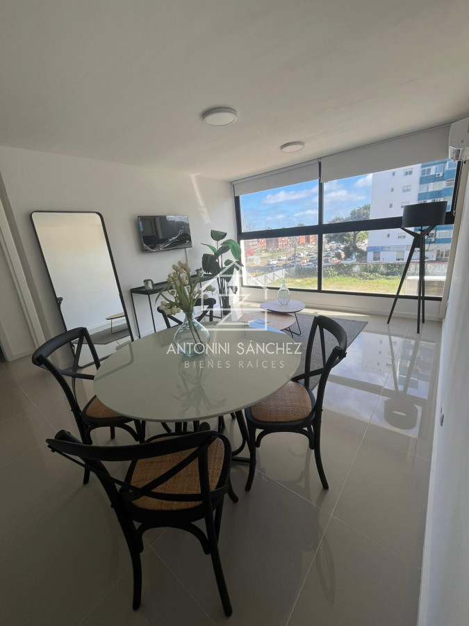 Apartamento ID.2384 - Oportunidad en venta Punta del Este edificio Otto Uno 1 dormitorio con cochera