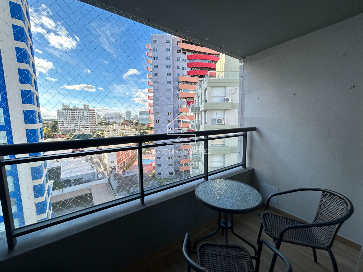 Apartamento ID.2431 - Venta apartamento dos dormitorios punta del este playa brava edificio siglo sol ii 