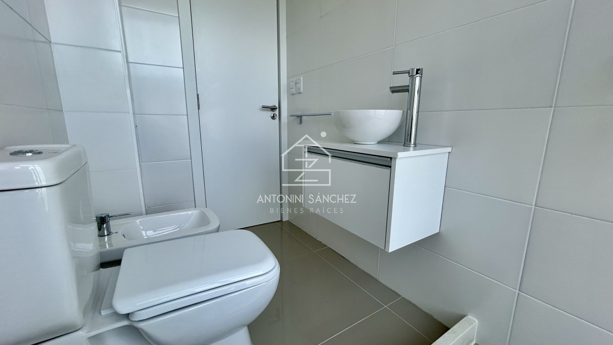 Apartamento ID.2100 - Apartamento de 2 dormitorios en venta Punta Del Este