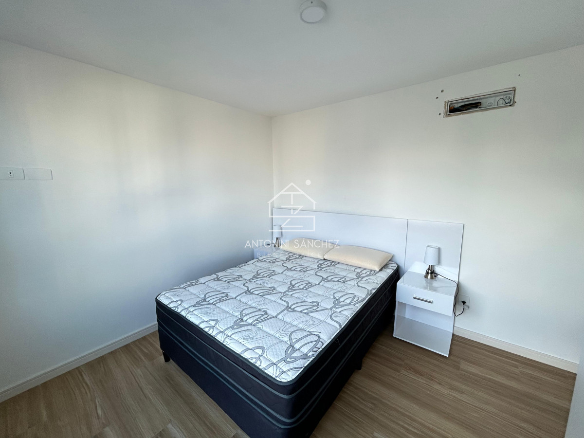 Apartamento ID.2431 - Venta apartamento dos dormitorios punta del este playa brava edificio siglo sol ii 