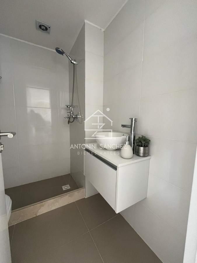 Apartamento ID.2384 - Oportunidad en venta Punta del Este edificio Otto Uno 1 dormitorio con cochera