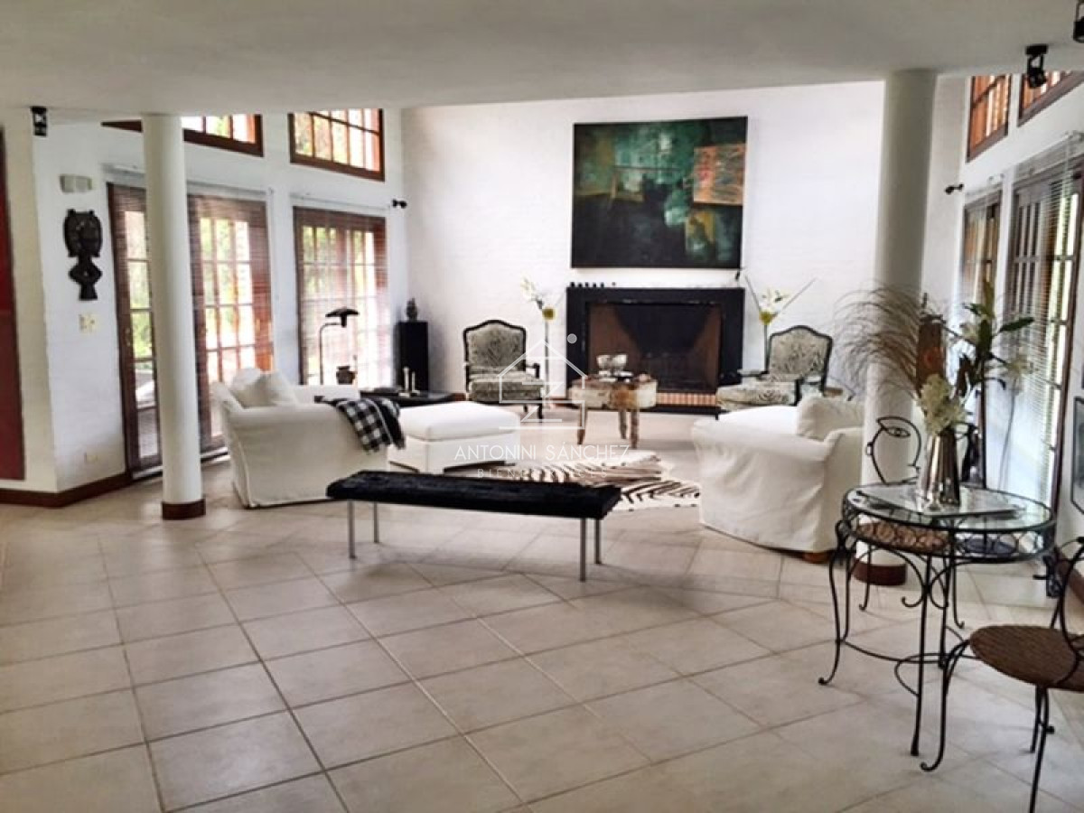 Casa ID.2574 - Casa en venta Pinares 3 dormitorios