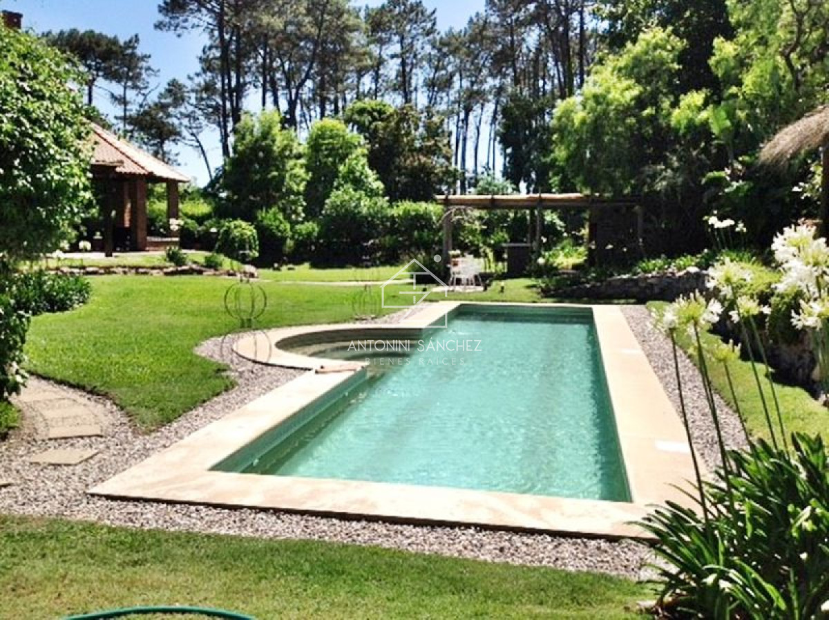 Casa ID.2574 - Casa en venta Pinares 3 dormitorios