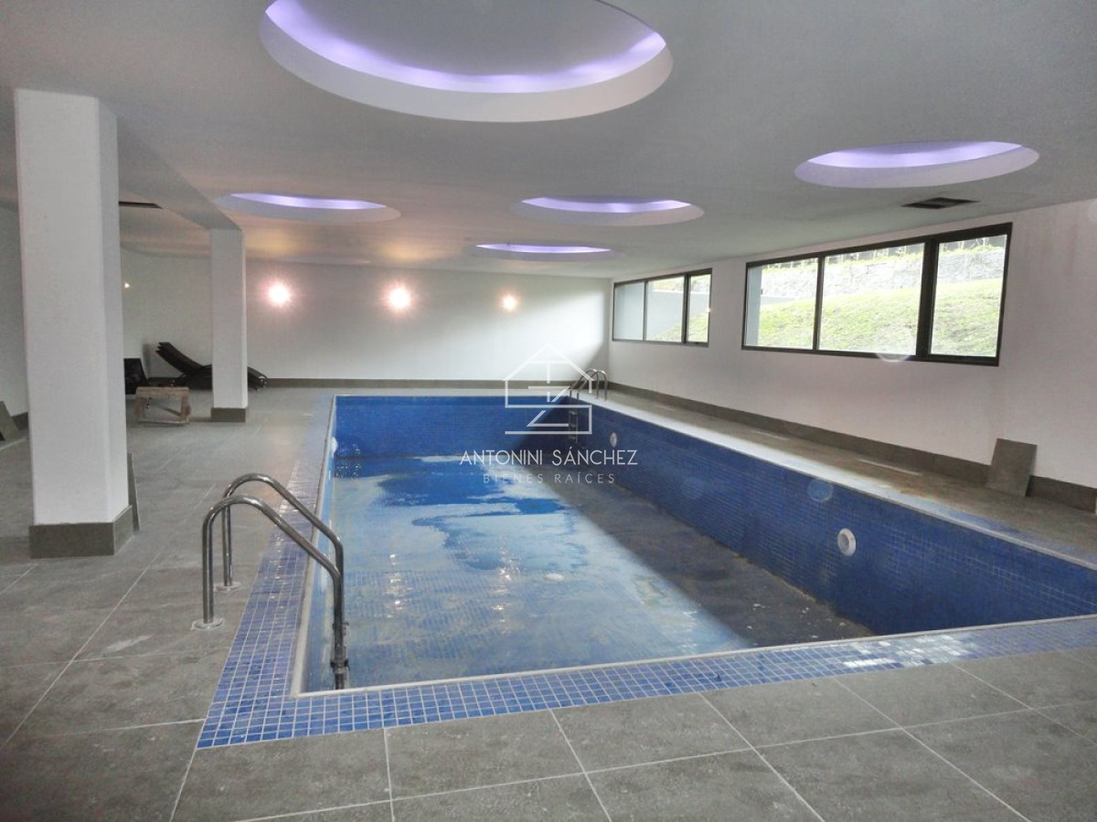 Apartamento ID.2430 - Apartamento en Punta del Este de 2 dormitorios a solo 1000 metros del mar.