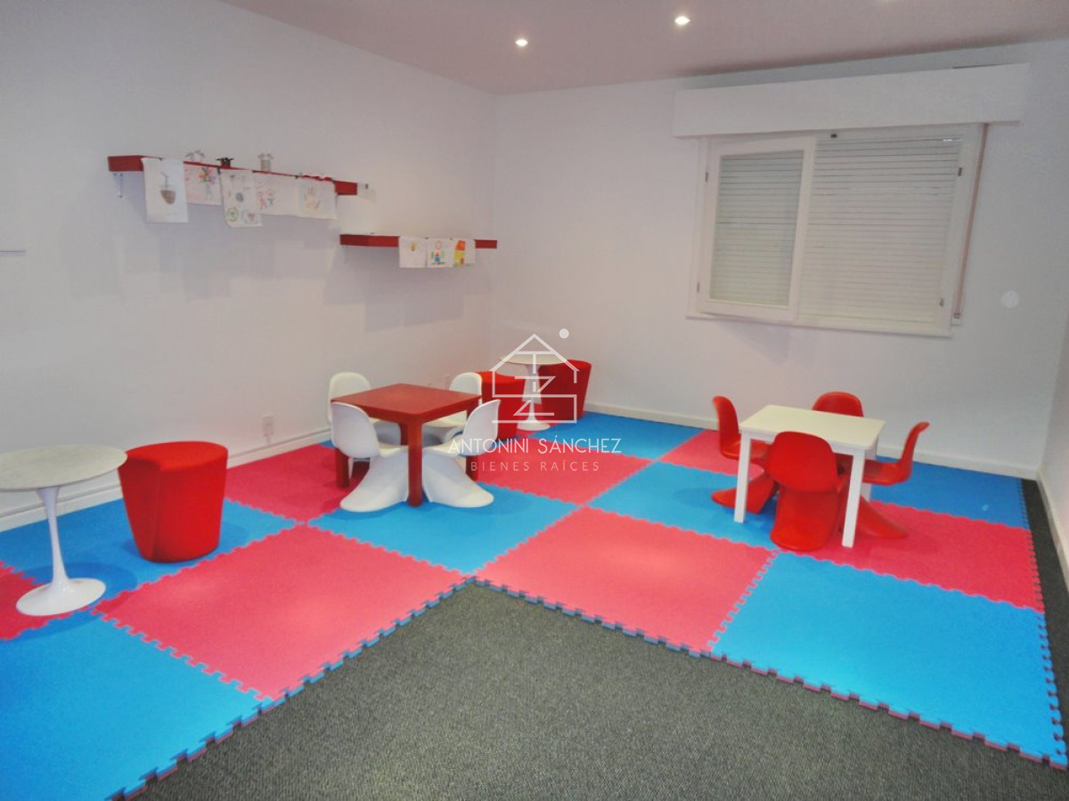 Apartamento ID.2430 - Apartamento en Punta del Este de 2 dormitorios a solo 1000 metros del mar.