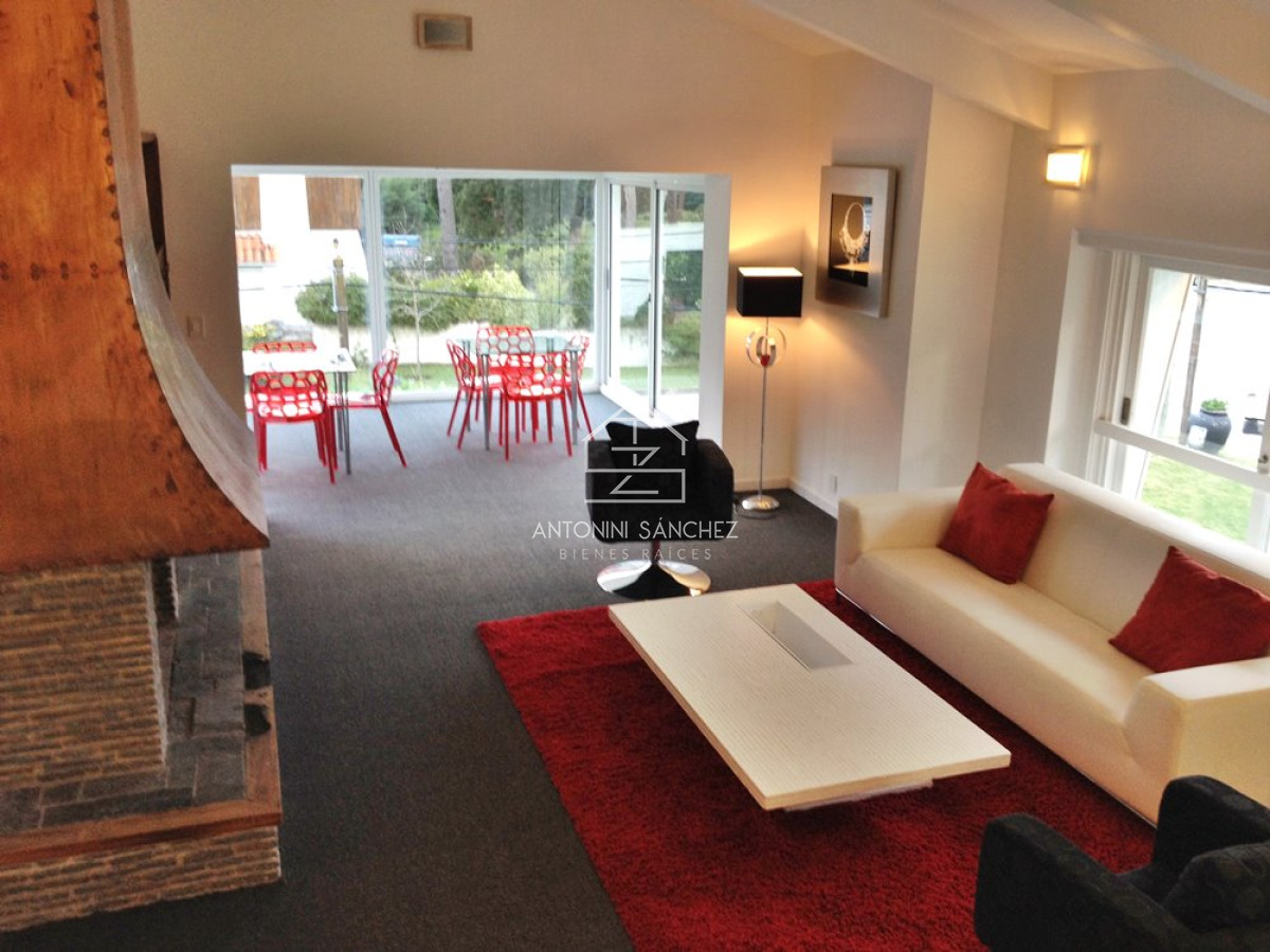 Apartamento ID.2430 - Apartamento en Punta del Este de 2 dormitorios a solo 1000 metros del mar.