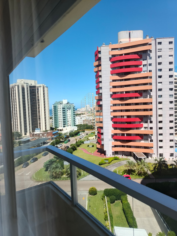 Apartamento ID.950 - EXCELENTE APARTAMENTO ALQUILER TEMPORAL PUNTA DEL ESTE PLAYA BRAVA