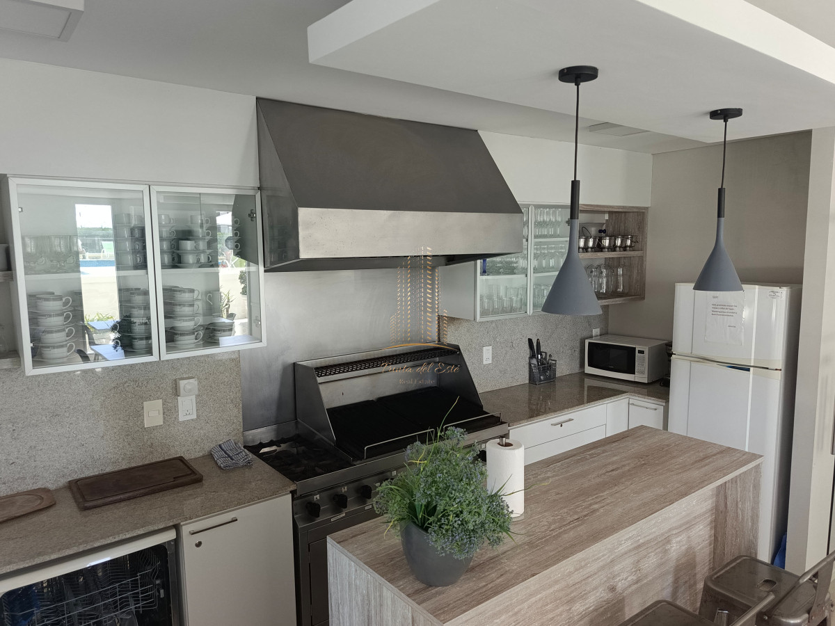 Apartamento ID.950 - EXCELENTE APARTAMENTO ALQUILER TEMPORAL PUNTA DEL ESTE PLAYA BRAVA