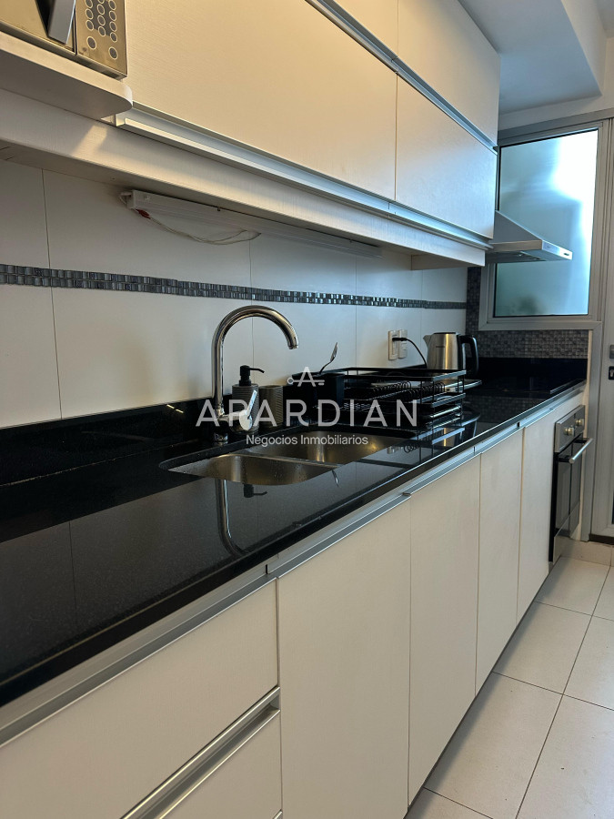 Apartamento ID.21097656 - Espectacular apartamento en venta con vista a la Isla Gorriti en Punta del Este de 2 dormitorios 2 baños cochera incluida