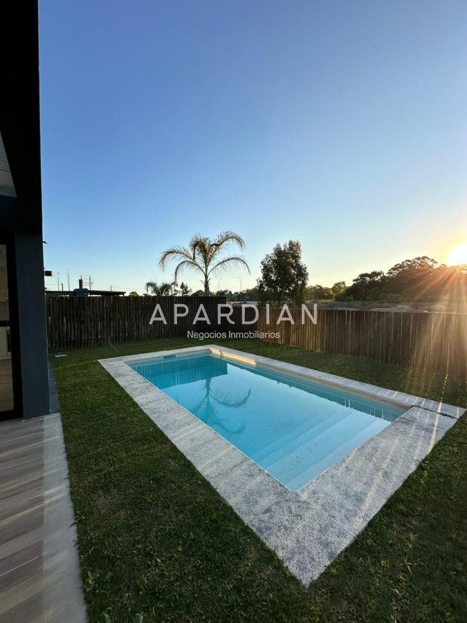 Casa ID.21097583 - Casa en Alquiler temporal de 3 dormitorios y 3 baños, barrio privado Punta del Este