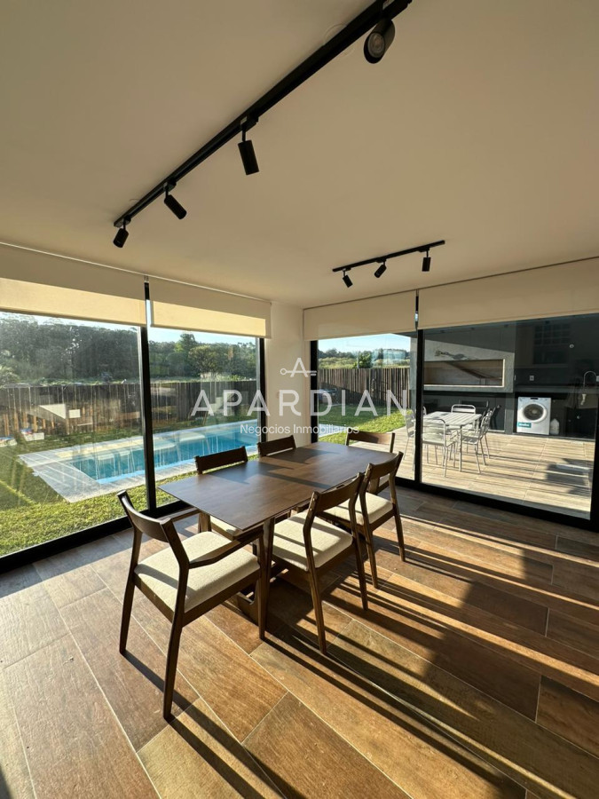 Casa ID.21097583 - Casa en Alquiler temporal de 3 dormitorios y 3 baños, barrio privado Punta del Este