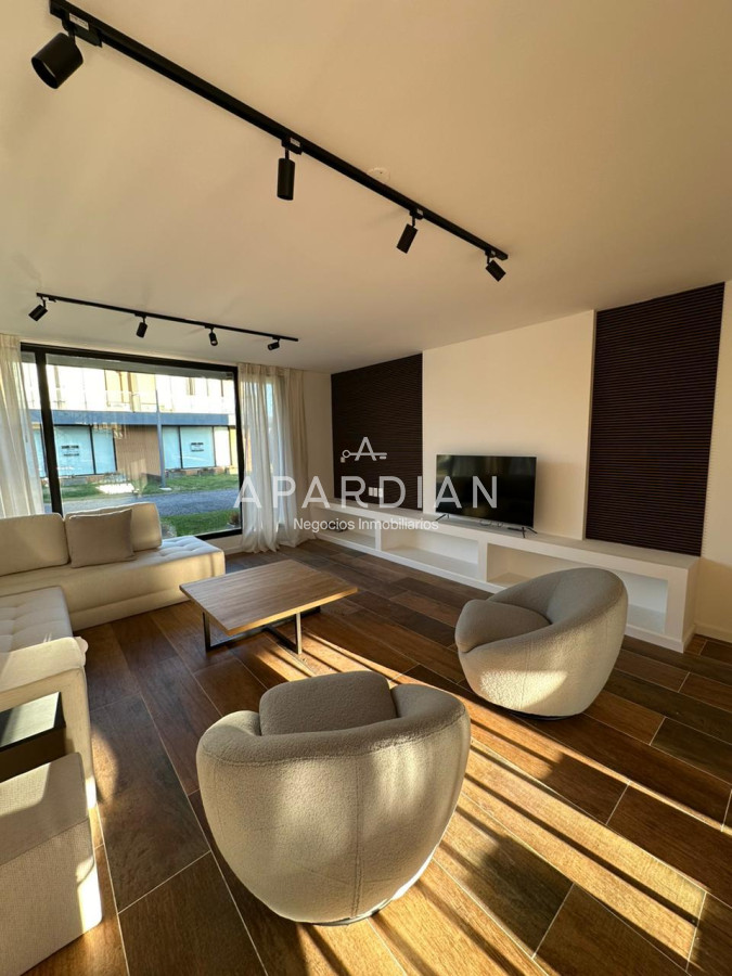 Casa ID.21097583 - Casa en Alquiler temporal de 3 dormitorios y 3 baños, barrio privado Punta del Este