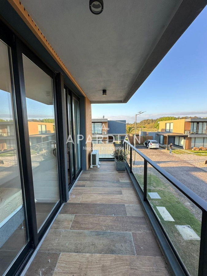 Casa ID.21097583 - Casa en Alquiler temporal de 3 dormitorios y 3 baños, barrio privado Punta del Este