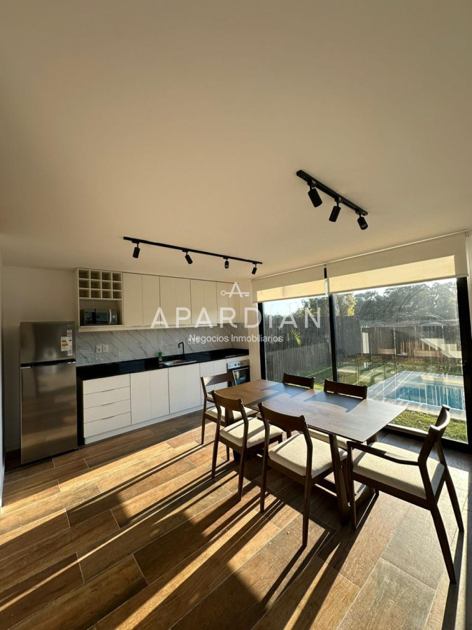 Casa ID.21097583 - Casa en Alquiler temporal de 3 dormitorios y 3 baños, barrio privado Punta del Este