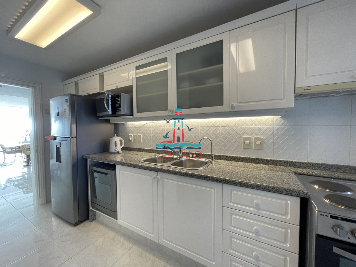 Apartamento ID.197 - Apartamento en venta 3 dormitorios en Punta del Este primera linea mansa 