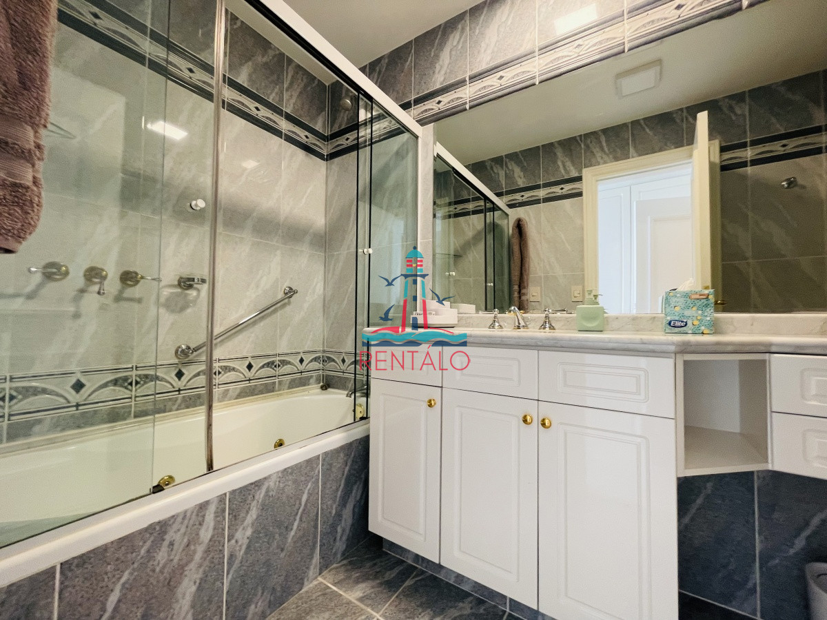 Apartamento ID.197 - Apartamento en venta 3 dormitorios en Punta del Este primera linea mansa 