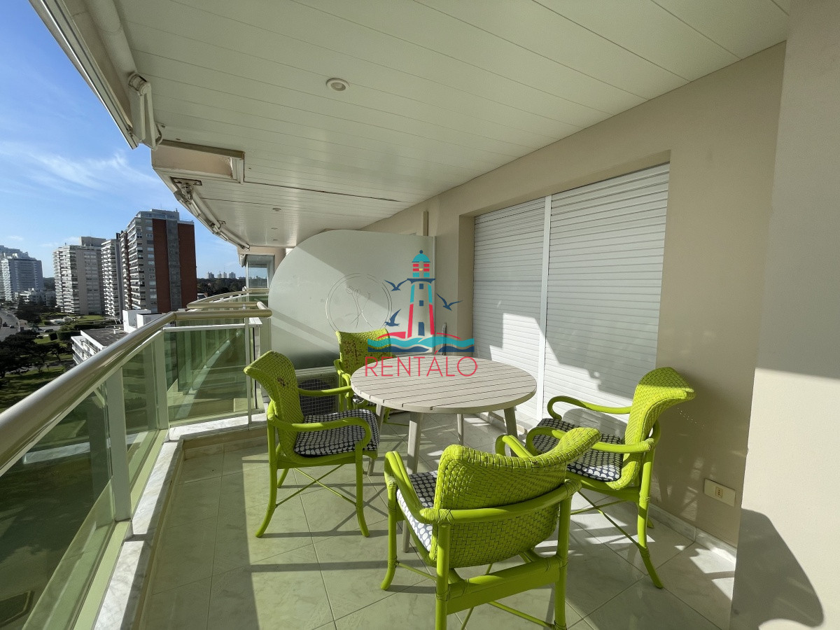 Apartamento ID.197 - Apartamento en venta 3 dormitorios en Punta del Este primera linea mansa 