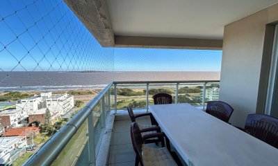 Apartamento en venta de 3 dormitorios en Le Jardin Punta del este