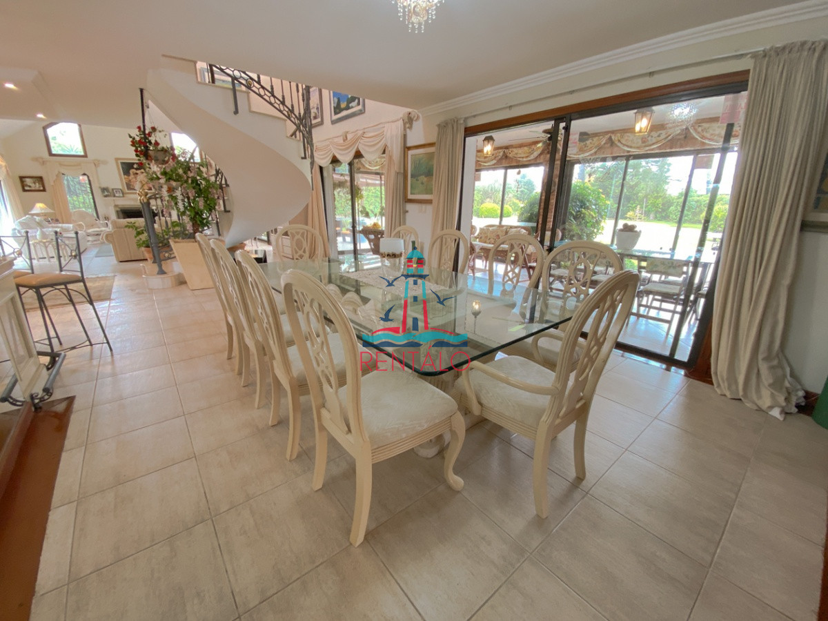 Casa ID.104 - Casa en venta Punta del Este 7 dormitorios, playa mansa a pasos del mar