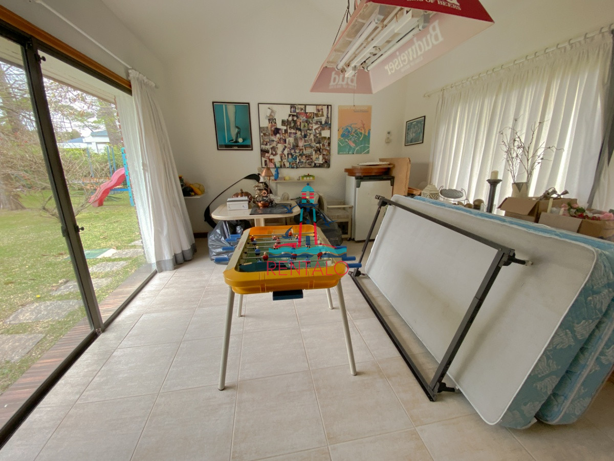 Casa ID.104 - Casa en venta Punta del Este 7 dormitorios, playa mansa a pasos del mar