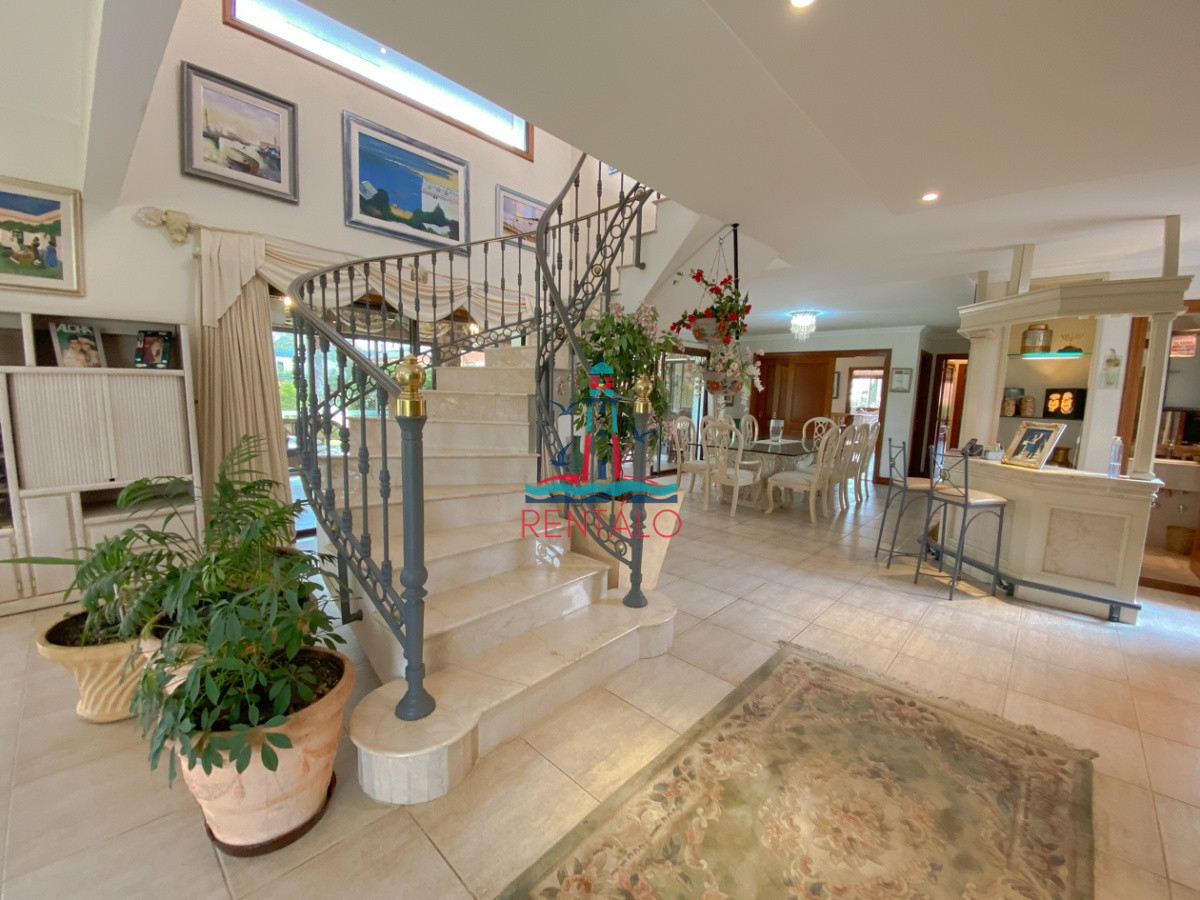 Casa ID.104 - Casa en venta Punta del Este 7 dormitorios, playa mansa a pasos del mar