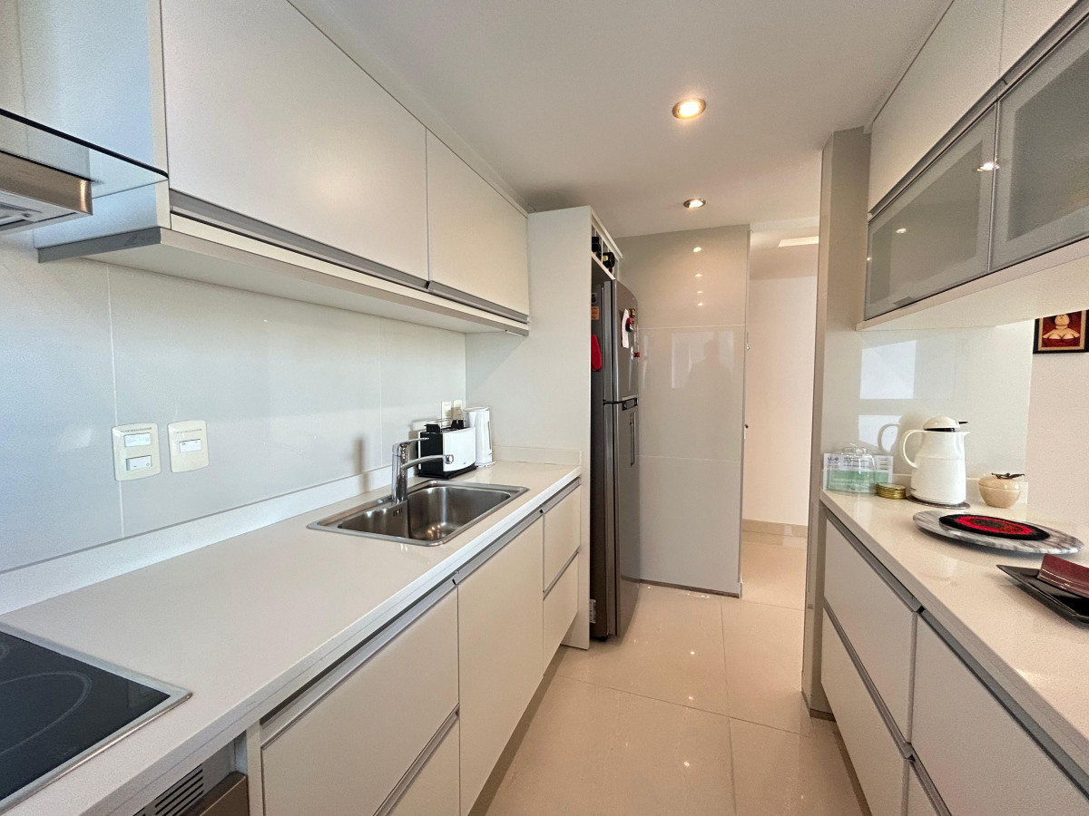 Apartamento ID.250 - VENTA APARTAMENTO DOS DORMITORIOS PUNTA DEL ESTE EDIFICIO MIAMI BOULEVARD