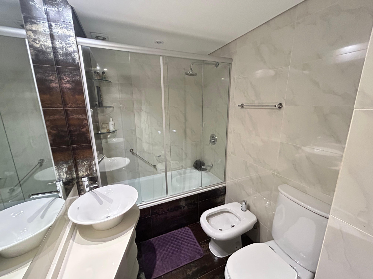 Apartamento ID.250 - VENTA APARTAMENTO DOS DORMITORIOS PUNTA DEL ESTE EDIFICIO MIAMI BOULEVARD