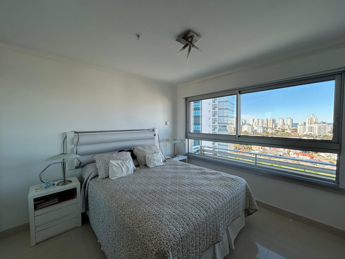 Apartamento ID.250 - VENTA APARTAMENTO DOS DORMITORIOS PUNTA DEL ESTE EDIFICIO MIAMI BOULEVARD