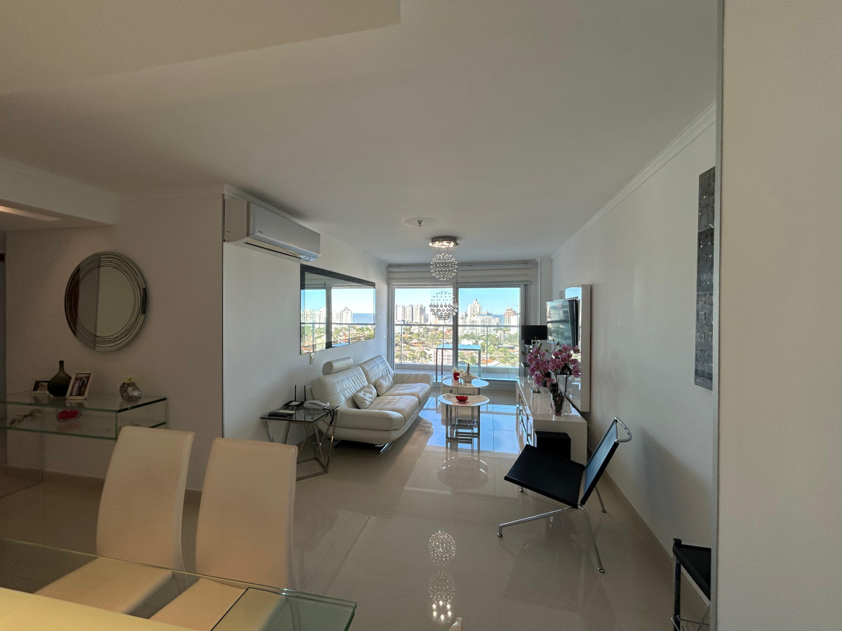 Apartamento ID.250 - VENTA APARTAMENTO DOS DORMITORIOS PUNTA DEL ESTE EDIFICIO MIAMI BOULEVARD