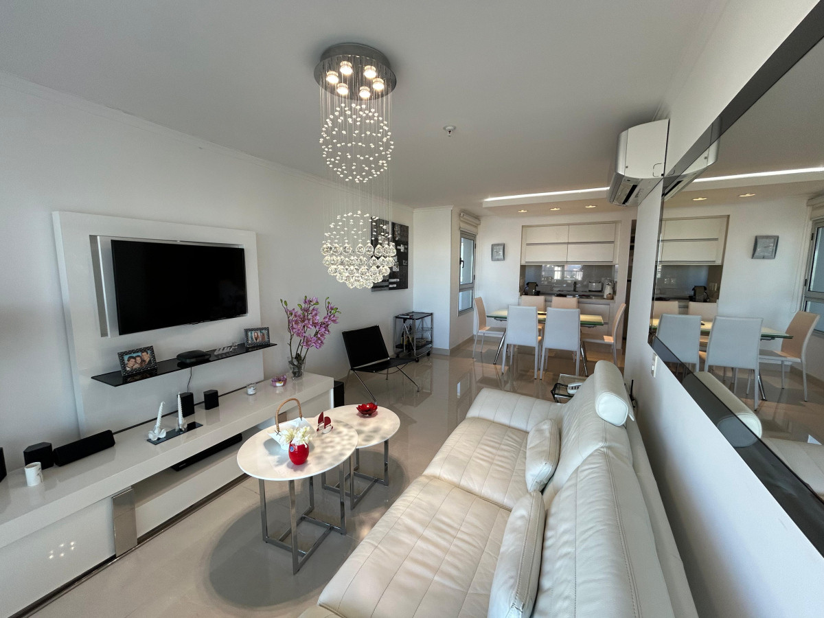 Apartamento ID.250 - VENTA APARTAMENTO DOS DORMITORIOS PUNTA DEL ESTE EDIFICIO MIAMI BOULEVARD