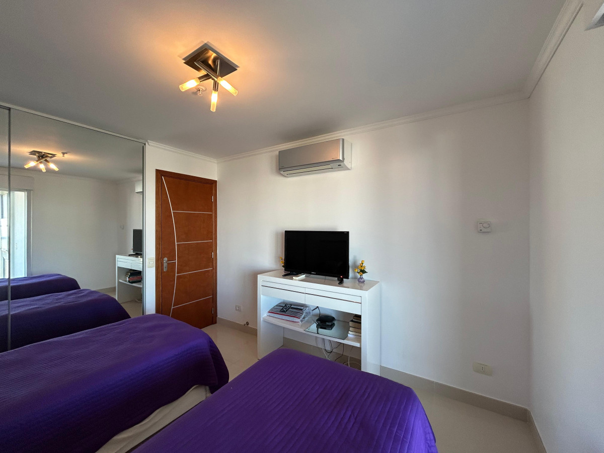 Apartamento ID.250 - VENTA APARTAMENTO DOS DORMITORIOS PUNTA DEL ESTE EDIFICIO MIAMI BOULEVARD